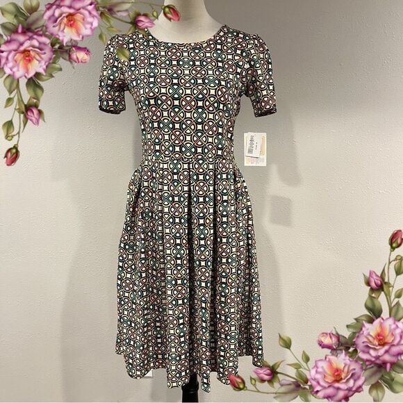 LuLaRoe Amelia Abstract short sleeve Dress size medium - Picture 1 of 12